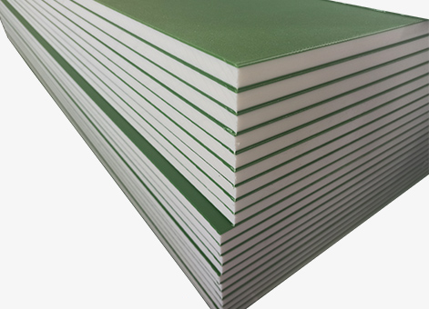 Hoja de HDPE sándwich de tres capas de doble color con superficie texturizada